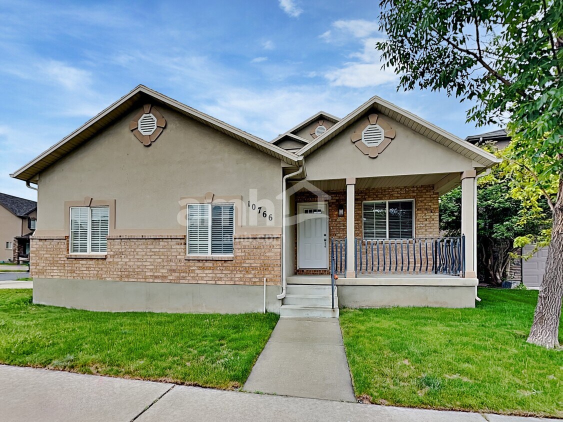 Primary Photo - 10766 N Cypress