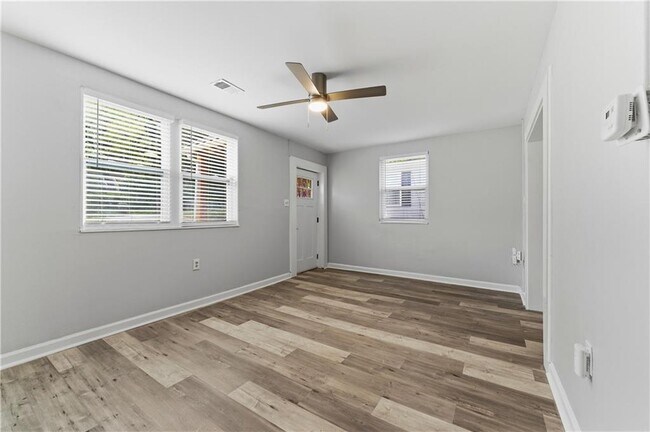Foto del edificio - 1307 Elizabeth Ave SW