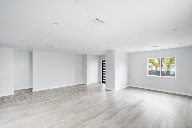 Building Photo - 8025 Bellingham Ave