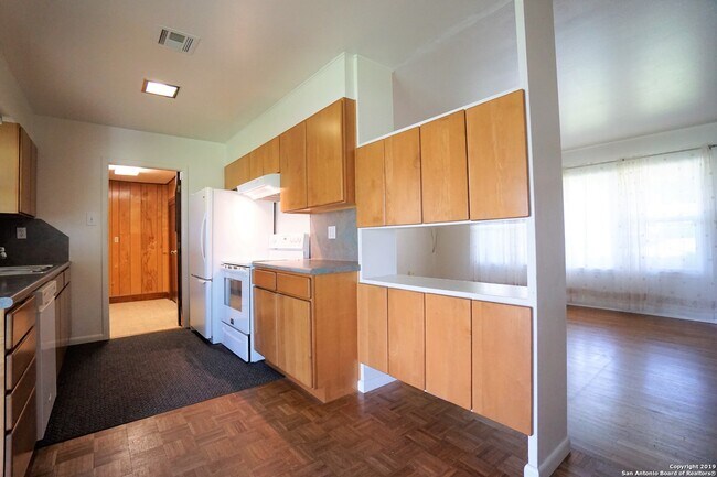 Foto del edificio - 4626 Newcome Dr