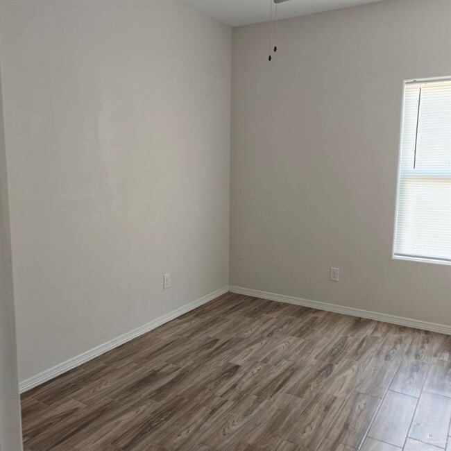 Foto del edificio - 4906 N Crown Point