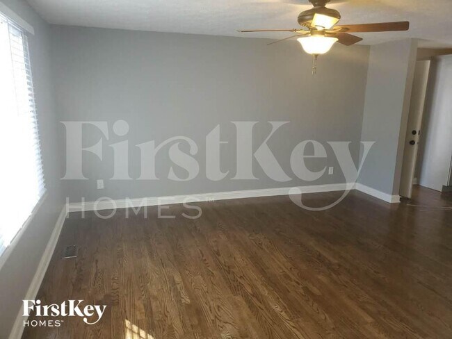 Foto del edificio - 4207 Edinburgh Dr