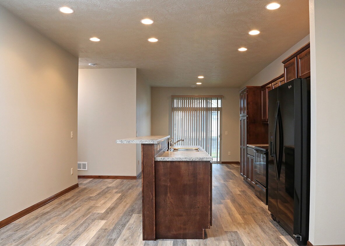 Bison Creek - Kitchen - Bison Townhomes
