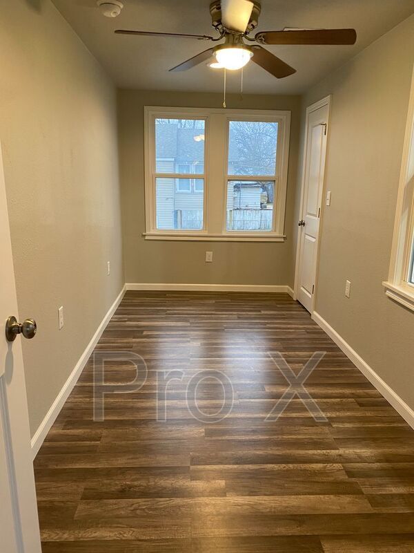 Foto del edificio - 801 1/2 S Picher B