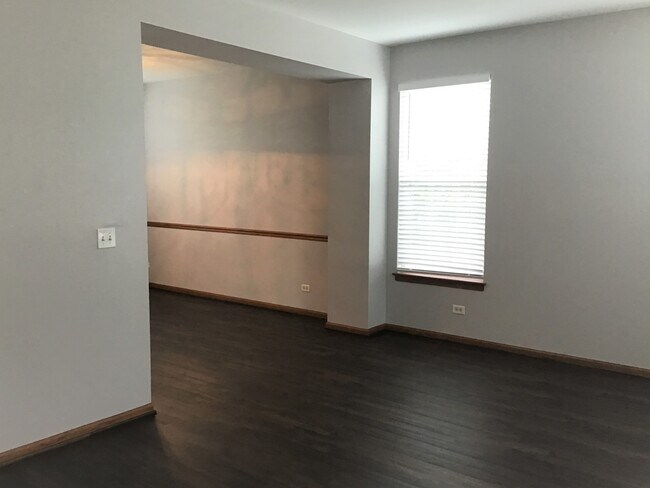 Building Photo - 2105 Vermette Circle