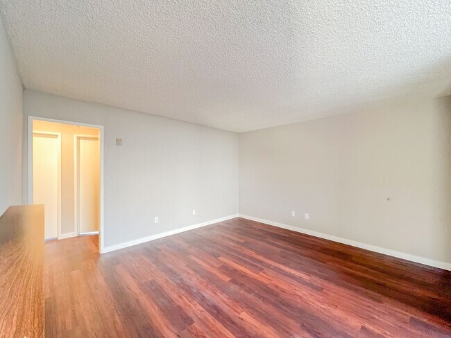 Foto del edificio - 4331 Green Ave