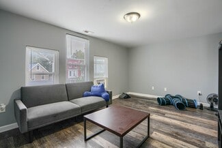 Building Photo - 304 Collins Ave