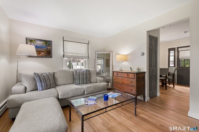 Foto del edificio - 245 Sunnyridge Ave