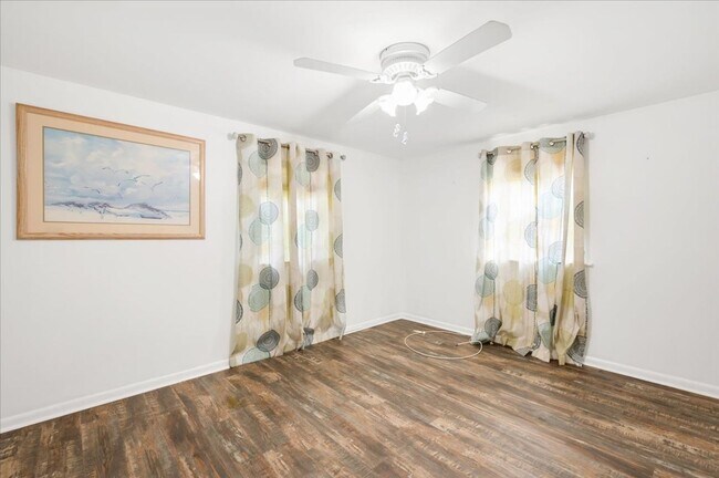 Building Photo - 2-Bedroom Cottage in Central Savannah – Cl...