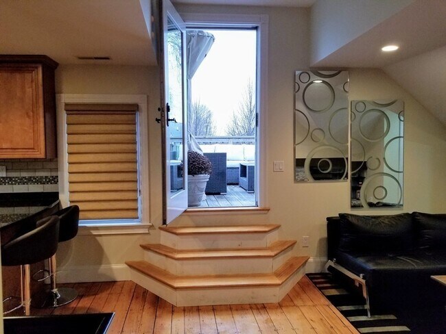 Building Photo - 179 Brown St