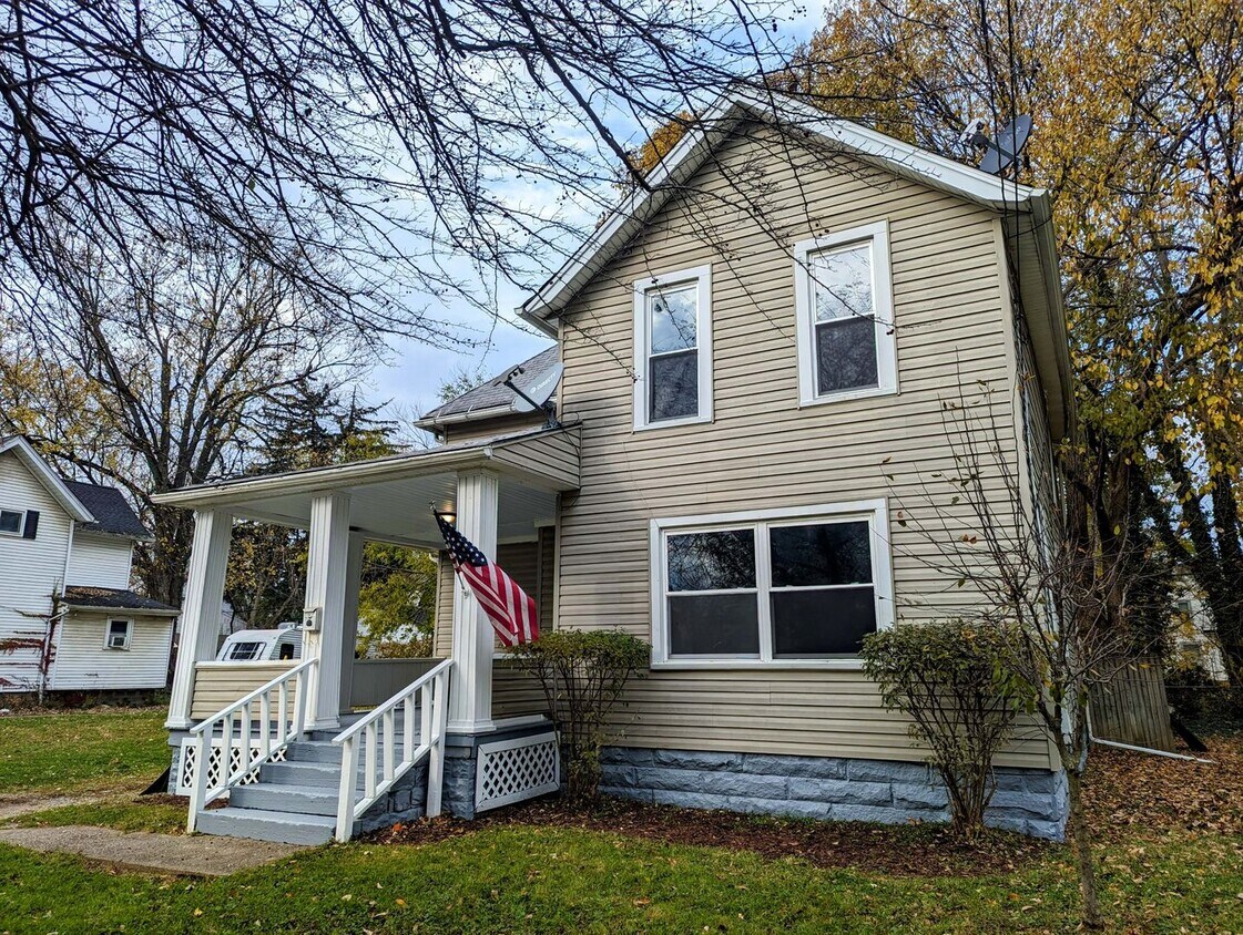 Primary Photo - For Sale Land Contract - Spacious Updated ...
