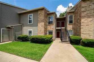 Building Photo - 1700 Amelia Ct