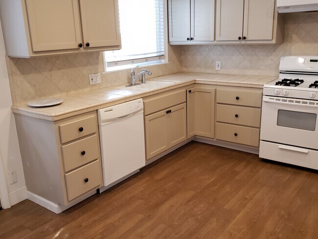 Remodeled kitchen - 323 Bungalow Dr