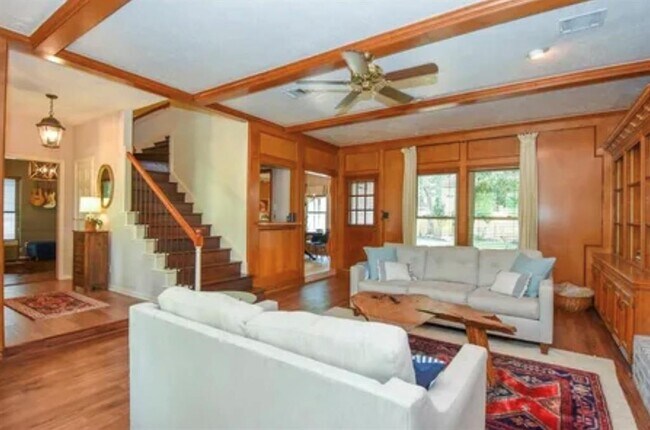Foto del edificio - 5219 Sycamore Creek Dr