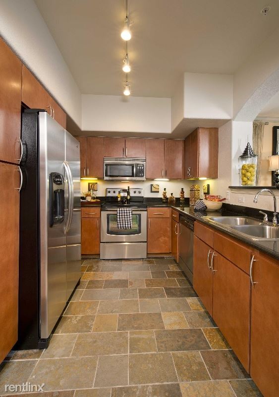 Foto del edificio - 10420 McKinley Dr