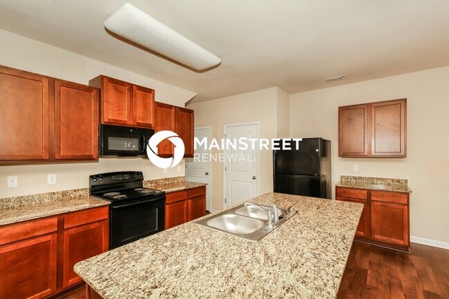 Building Photo - 4 Bedroom Pet-Friendly Home in Riverdale, GA with Main Street Renewal