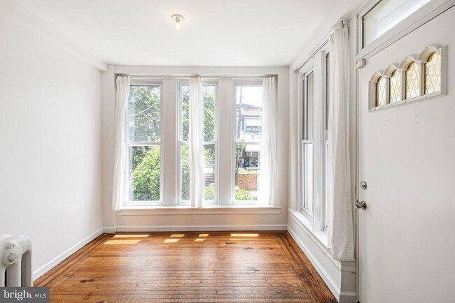 Foto del edificio - 5361 Morse St