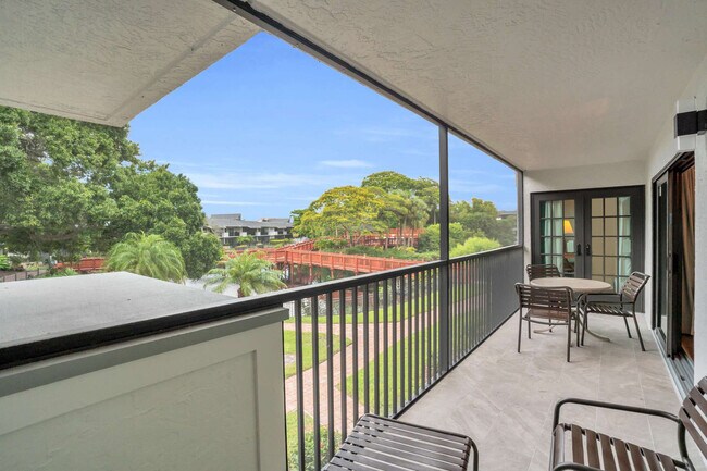 Foto del edificio - 600 Neapolitan Way