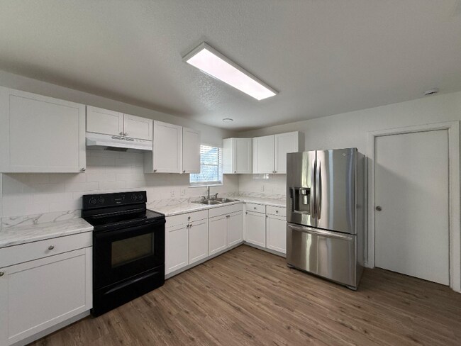 Building Photo - 5522 Crystal Valley St