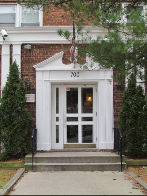 Entrance - 700 Merrick Road