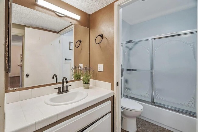 Foto del edificio - 247 N Capitol Ave