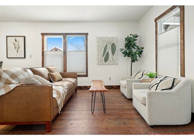 Building Photo - 224 Somers Ave
