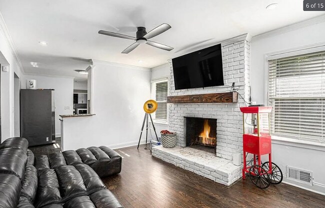 Foto del edificio - 4384 Herschel Rd