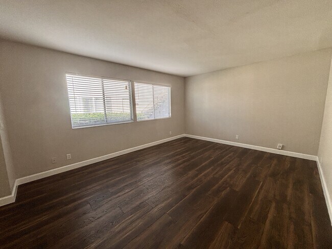 Foto del edificio - 1055 Mohr Ln