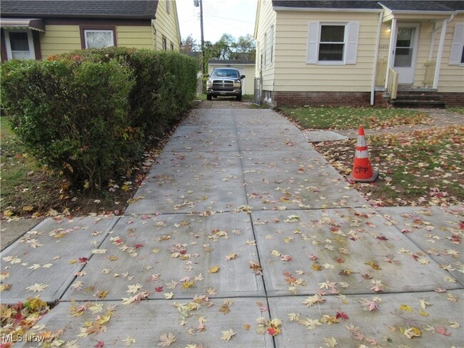 Foto del edificio - 12213 Mortimer Ave