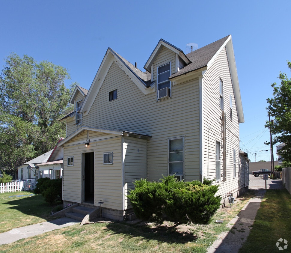 Primary Photo - 312 3rd Ave W