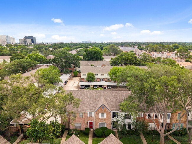 Foto del edificio - 14535 Misty Meadow Ln