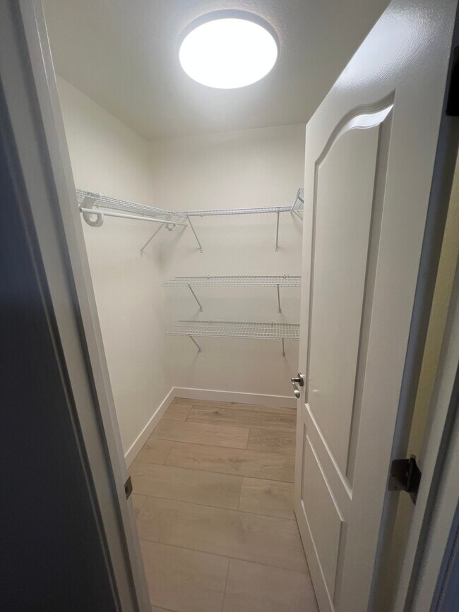 Building Photo - 3388 Red Cedar Terrace