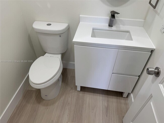 Foto del edificio - 10330 SW 154th Ct