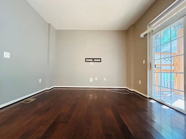 Foto del edificio - 1857 Cedar Cove Way