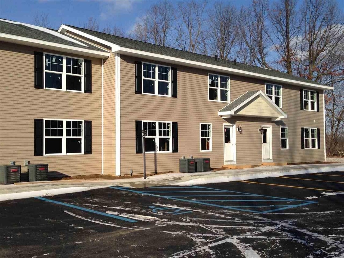 11 1/5 Cimino Ln, Schenectady, NY 12306 Room for Rent in Schenectady