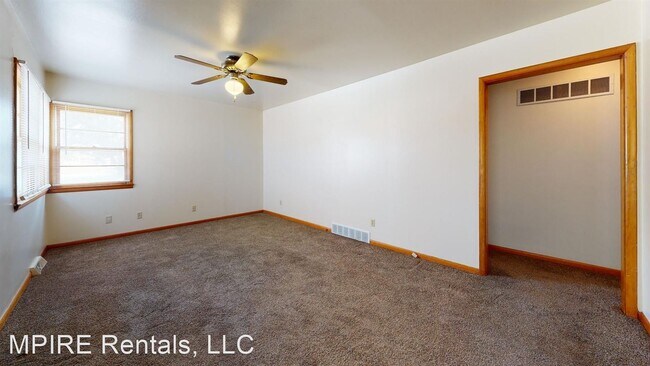 Building Photo - 3 br, 1 bath House - 5621 Eisenhower Ave.