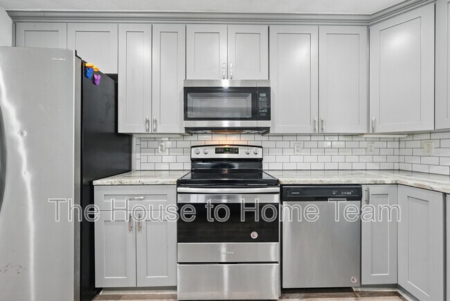 Foto del edificio - 3521 Brest Ave