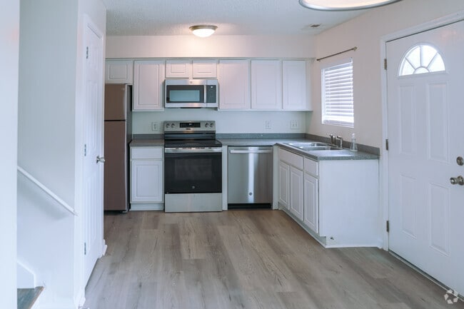 Building Photo - 41 Beri Dr