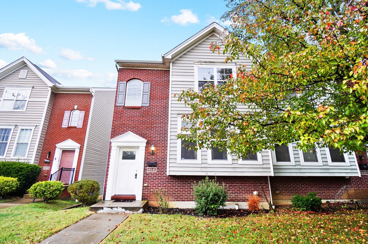 Foto principal - 818 William Howard Taft Rd