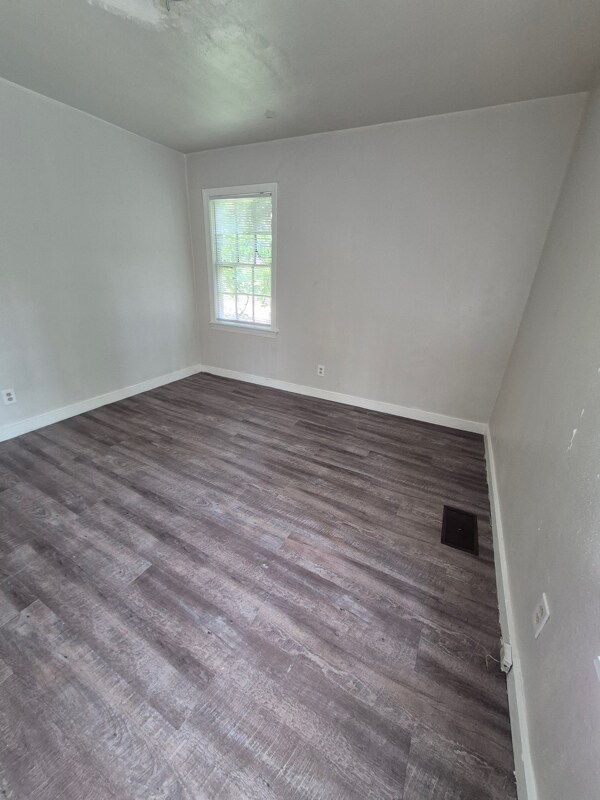 Foto del edificio - 3251 Meadow Ln