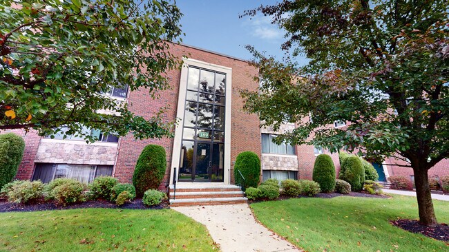 Foto del edificio - 200 W Wyoming Ave