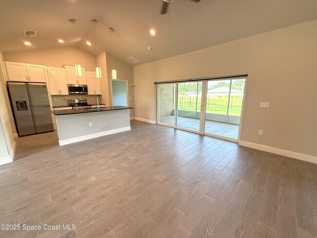 Foto del edificio - 239 Brickell St SE