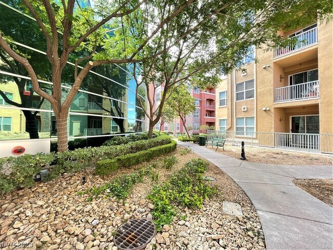 Foto del edificio - 26 E Serene Ave