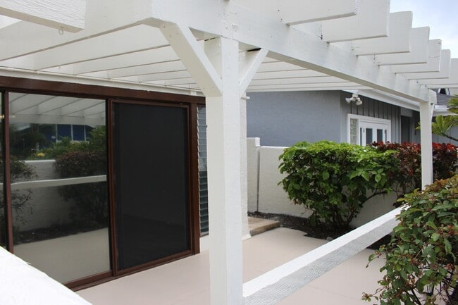 Foto del edificio - 1279 Kaeleku St