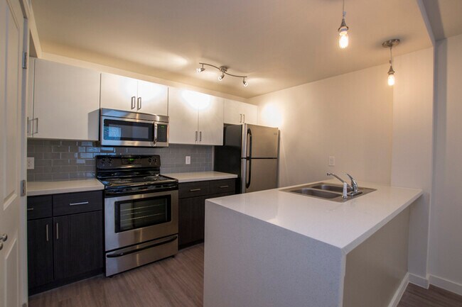Foto del edificio - Completely REMODELED 2 bedroom  1 bath unit