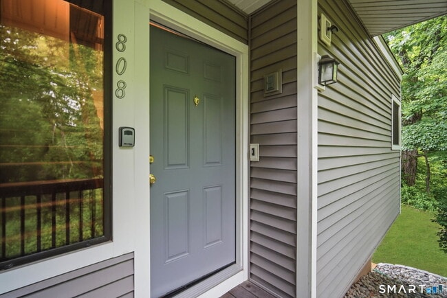 Building Photo - 808 Mill Pond Dr