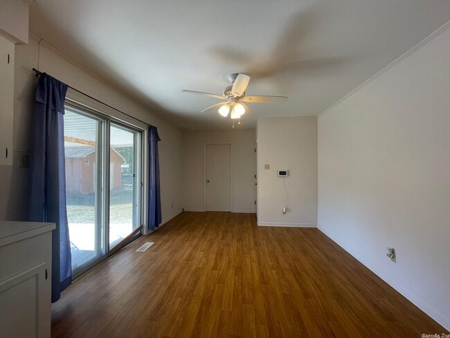 Building Photo - 510 Robinette St