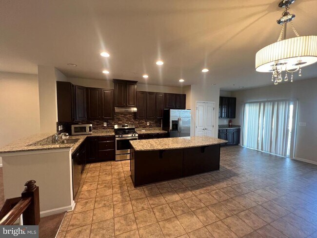 Foto del edificio - 9447 Paragon Ct