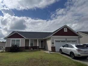 Building Photo - 1111 Pinewood Ln