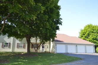 Building Photo - 40 N Victoria Ln
